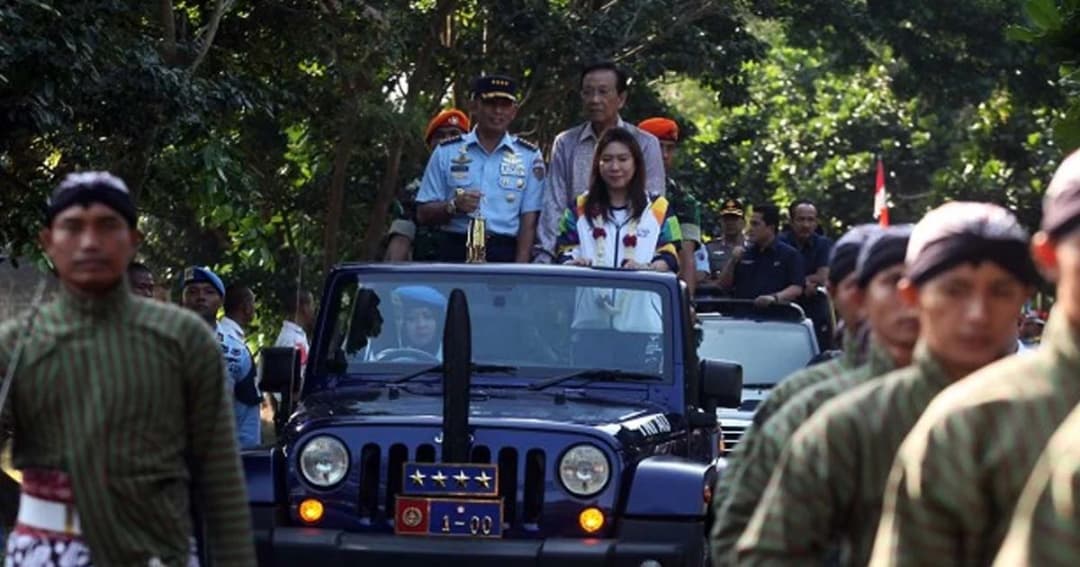 ไฟคบเพลิง กีฬาเอเชียนเกมส์ ครั้งที่ 18 เดินทางถึงอินโดนีเซีย