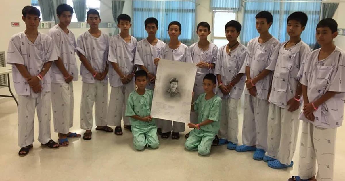 เปิดคำถามสื่อทั่วโลก ถึง 13 ชีวิตหมูป่า เย็นนี้รู้คำตอบ