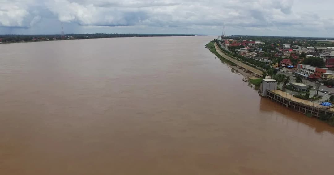 นครพนมเดินเครื่องสูบน้ำ 24 ชม. ระบายลงแม่น้ำโขงหลังท่วมพื้นที่เกษตรนับพันไร่