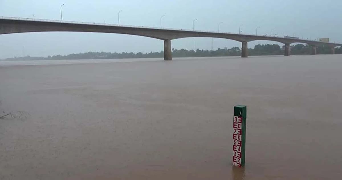 น้ำโขงไต่ระดับเพิ่มอีก ฝนตกต่อเนื่อง กระทบเรือสัญจร