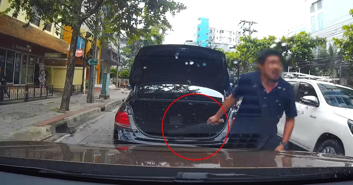 แจ้ง 5 ข้อหาหนุ่มหัวร้อนใช้มีดฟันรถคู่กรณีกลางถนน