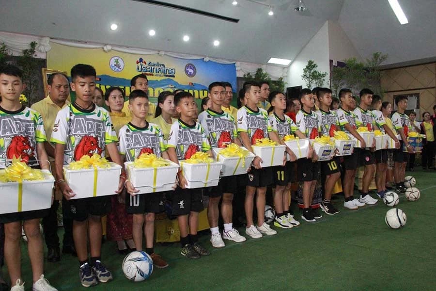 เคาะแล้ว! ผู้กำกับ “Crazy Rich Asians” และ “ฉลาดเกมส์โกง” กำกับหนัง “13 หมูป่า” ออกอากาศ Netflix