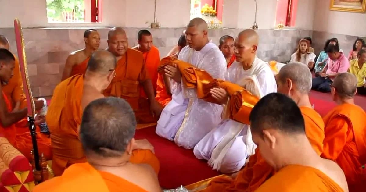 กู้ภัยฯ ช่วยหา 13 หมูป่า บวชแก้บนสิ่งศักดิ์สิทธิ์ถ้ำหลวง พร้อมอุทิศส่วนกุศลให้จ่าแซม