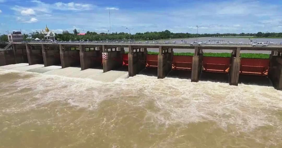 กฟผ. ลดน้ำจากเขื่อนภูมิพล เขื่อนสิริกิติ์ ลดผลกระทบน้ำท่วม