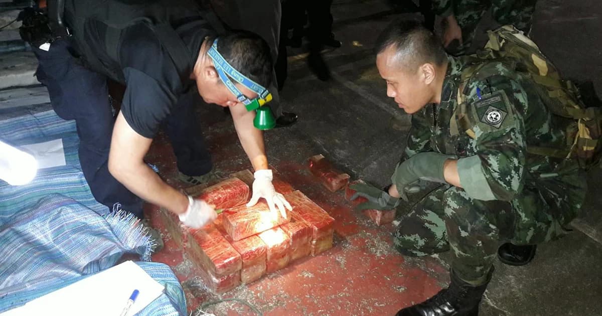 สกัดจับสิบล้อขนยาไอซ์กว่า 300 กก. รวบยกแก๊ง 7 ราย