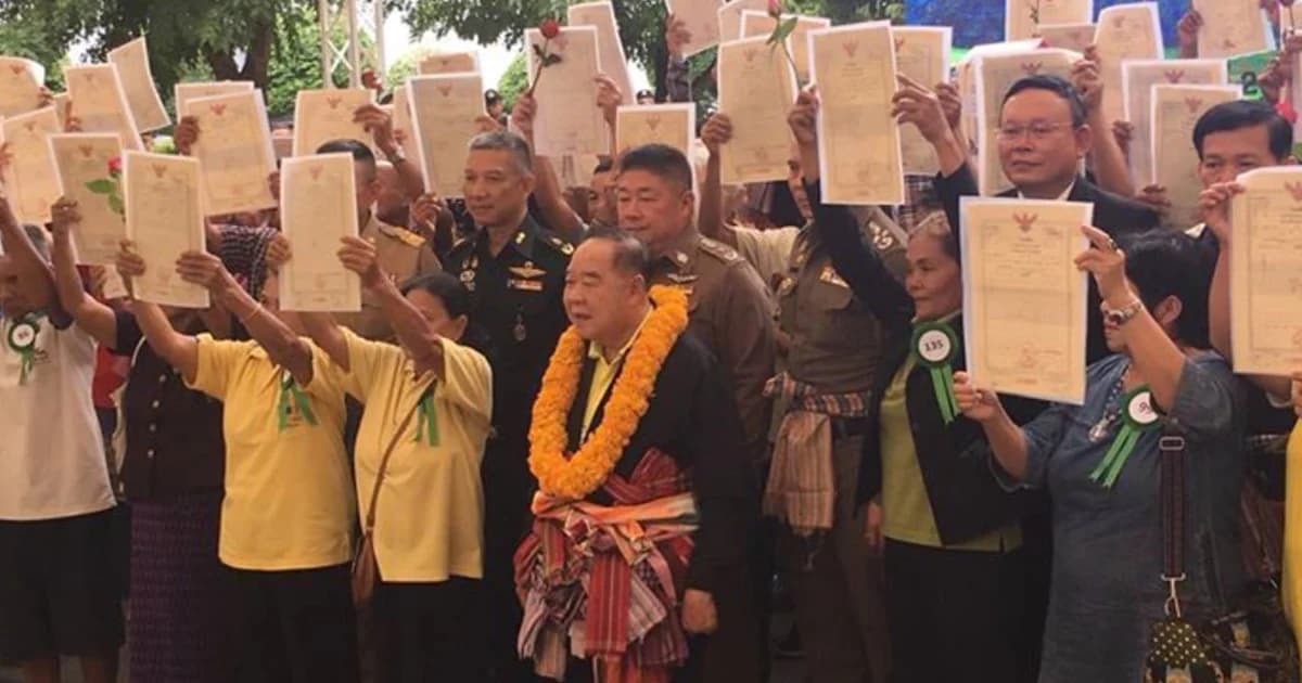 ‘บิ๊กป้อม’ ลงพื้นที่อีสานตอนล่างสางปัญหาหนี้นอกระบบ สั่งเกาะติดปราบยาเสพติด