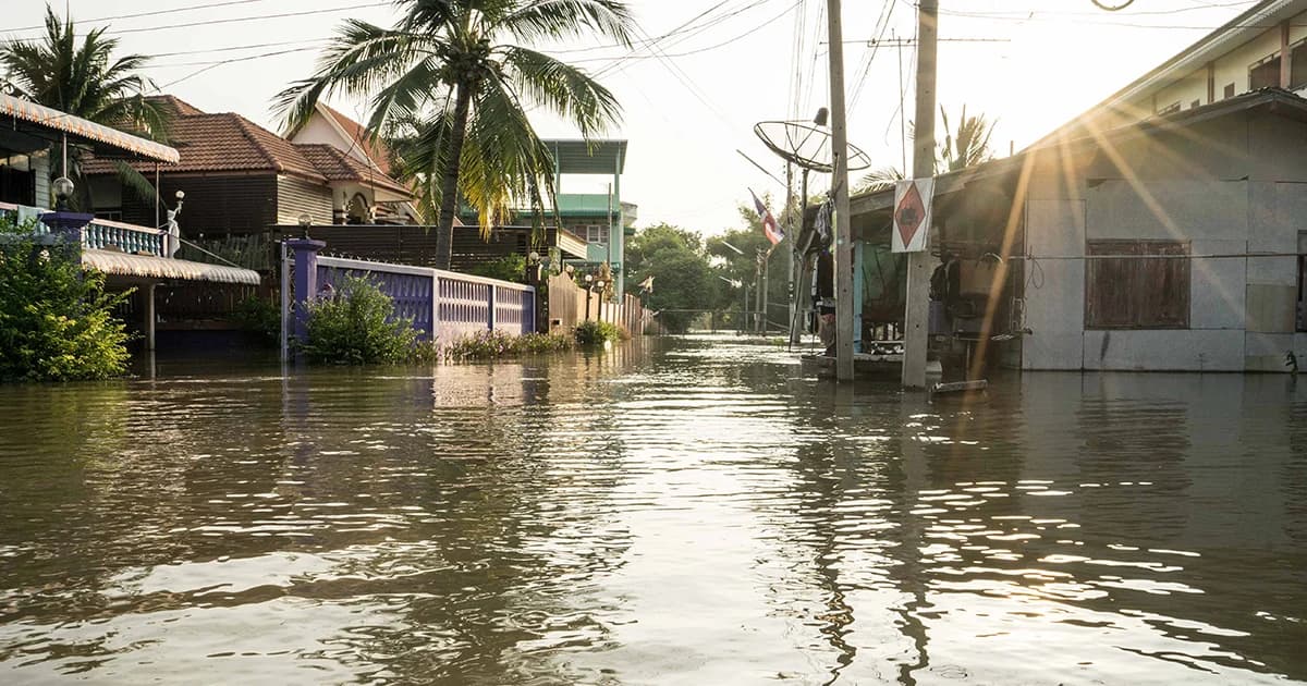 ปภ.เตือน 28 จังหวัด เตรียมรับมือน้ำท่วมฉับพลัน-ดินถล่ม 23–24 ก.ค. นี้