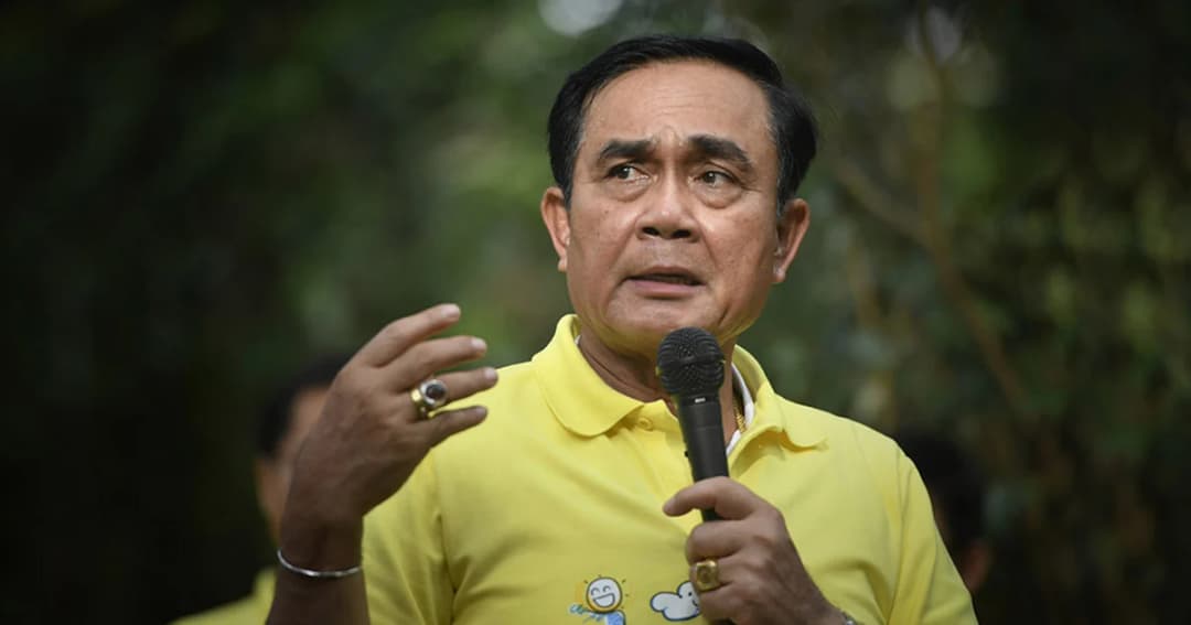 นายกฯ เยี่ยมชมนิทรรศการผลงาน ม.อุบลราชธานี