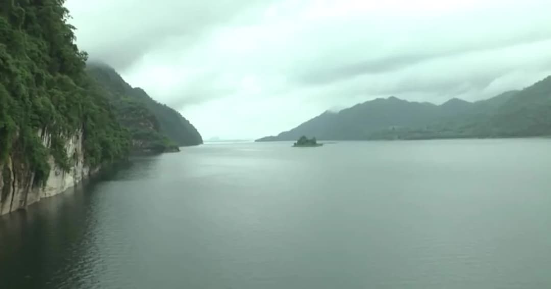 เตือนขนของขึ้นที่สูง! เขื่อนวชิราลงกรณ แจ้งปรับเพิ่มการระบายน้ำ 24 – 29 ก.ค.นี้