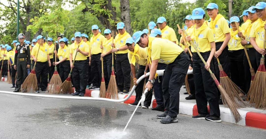 (ภาพชุด) นายกฯ และภริยา ร่วมทำกิจกรรม “เราทำความดี ด้วยหัวใจ”