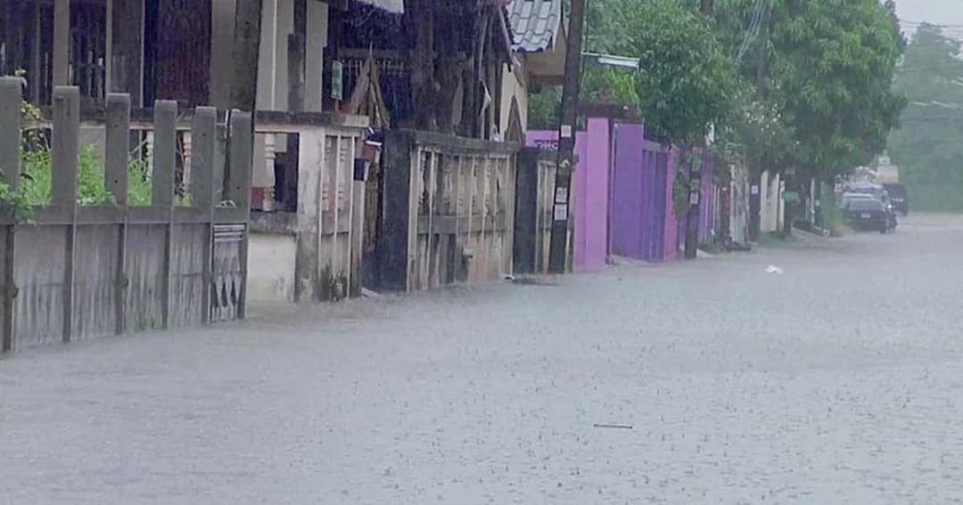 น้ำท่วมฉับพลัน! อุตุฯ สกลนครเตือน ปชช. ระวังเหมือนปีก่อน