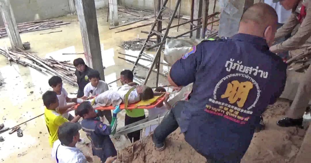 พื้นวัดป่าที่อุบลฯ ถล่ม ปชช.ร่วงพื้นสูงกว่า 7 เมตร เจ็บ 23 ราย