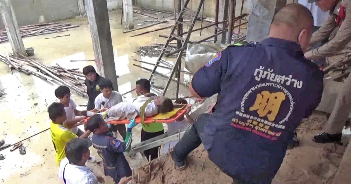 พื้นวัดป่าที่อุบลฯ ถล่ม ปชช.ร่วงพื้นสูงกว่า 7 เมตร เจ็บ 23 ราย