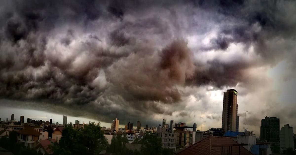 กรมอุตุฯ ประกาศ อีสาน-ใต้ รับมือฝนหนักถึงสิ้นเดือนนี้