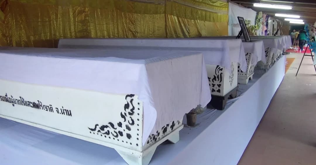 เตรียมตั้งสวด 8 ศพ เหยื่อดินถล่มน่าน จนท.รุดจ่ายเยียวยาผู้ประสบภัย