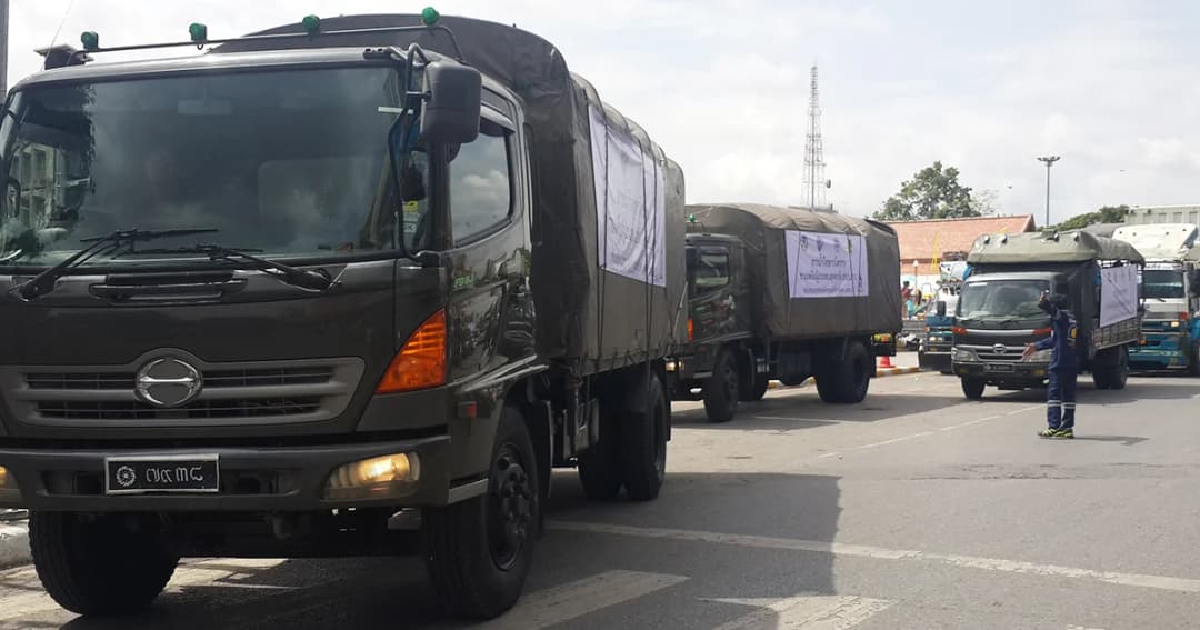 ธารน้ำใจโคราช ส่งรถบรรทุกสิ่งของบริจาค 16 คัน ช่วย สปป.ลาว