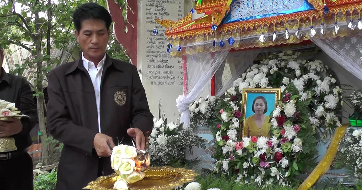 เผาแล้ว! สองยายหลานถูกโจรแทงจนเสียชีวิต เผยผู้ต้องสงสัยออกนอกพื้นที่