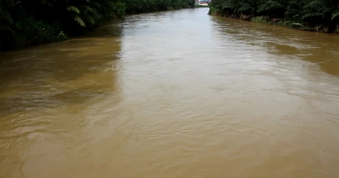 แม่น้ำพังงาสูงล้นเขื่อน เตือน 4 อำเภอ เฝ้าระวังน้ำป่าหลาก