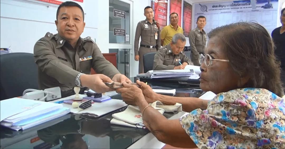 คืบหน้า ยายเจ้าของเงินแสน ทิ้งถังขยะ รับเงินคืนแล้ว