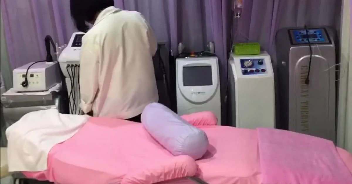 บุกคลินิกความงามย่านนนทบุรี พบเป็นหมอเถื่อน แจ้ง 4 ข้อหา