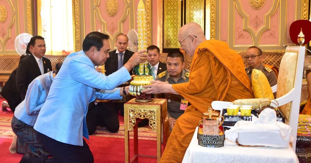 ภาพชุด นายกฯ เข้าเฝ้าถวายเครื่องสักการะสมเด็จพระสังฆราช วันเข้าพรรษา