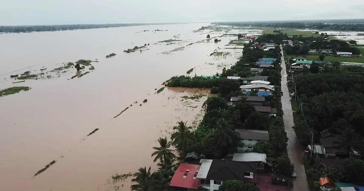 ‘นครพนม’ ริมแม่โขงอ่วม! น้ำทะลักท่วมนาข้าวกว่า 3 พันไร่