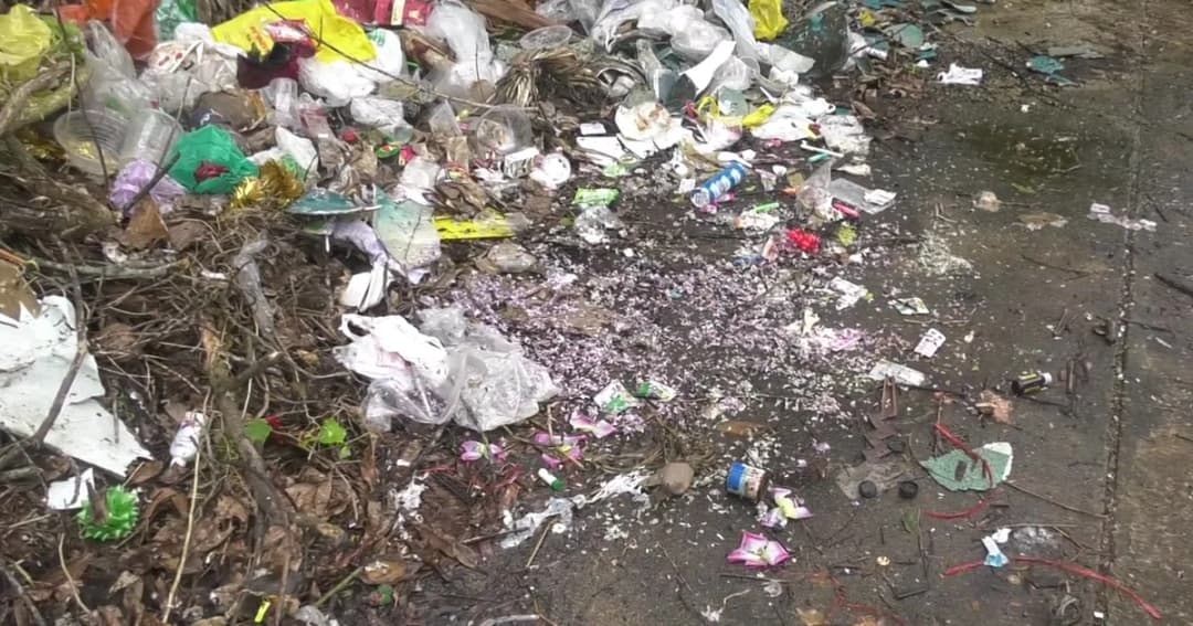 พบเศษธนบัตรถูกย่อยทำลายทิ้งกองขยะใน จ.ตราด เร่งตรวจสอบที่มา