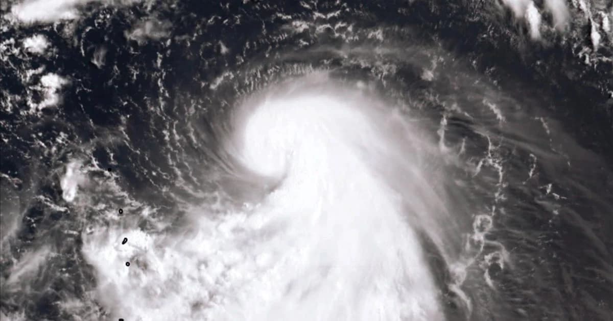 ‘ชงดารี’ พัดเข้าจีนเร่งอพยพ ปชช. กว่า 1 แสนคน ยกเลิก 145 เที่ยวบิน