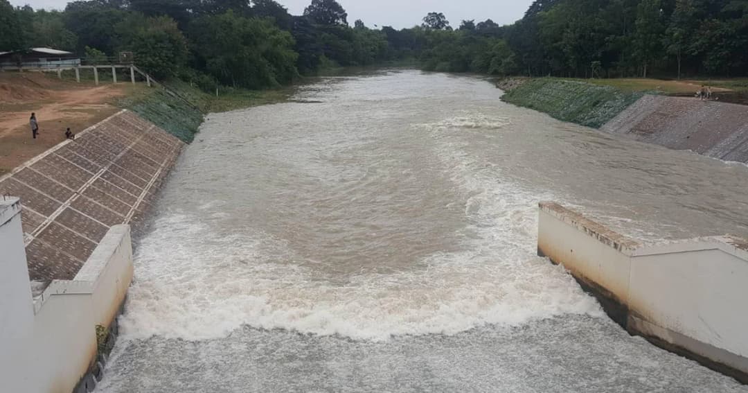 จับตาน้ำเขื่อนแก่งกระจานห่วงน้ำล้นสปิลเวย์เที่ยงวันนี้