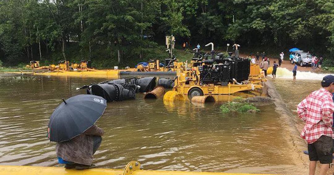 น้ำล้นสปิลเวย์ ! เขื่อนแก่งกระจาน คาดไม่เกิน 4 ทุ่ม ถึงเขื่อนเพชร