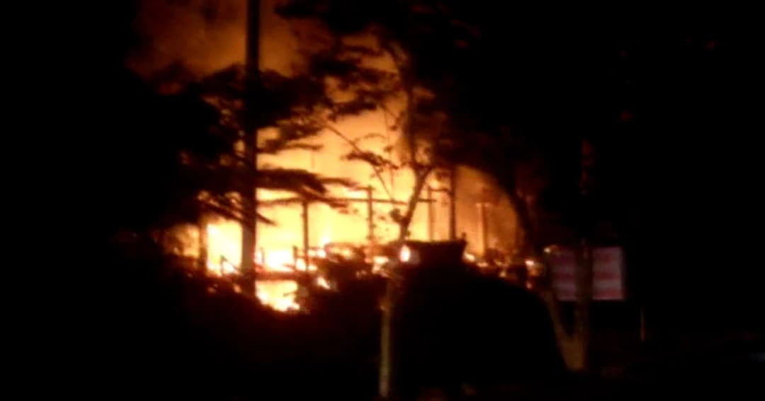 ลืมสนิท! ต้มน้ำซุปทิ้งไว้ ไฟไหม้บ้าน วอดทั้งหลัง คาดเสียหายนับล้าน