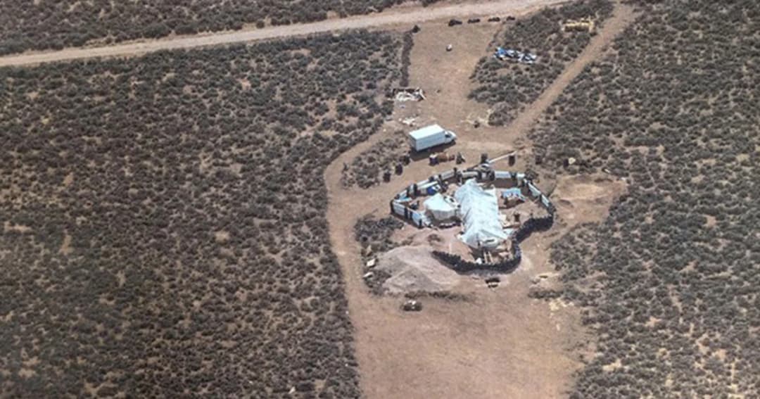 ตร.บุกบ้านช่วยเด็ก 11 คนหลังได้รับข้อความจากมือถือ