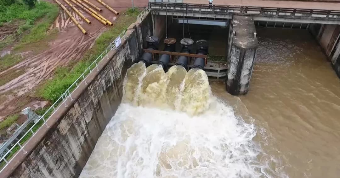 ‘หนองคาย’ น้ำโขงลดลงต่อเนื่อง เร่งระบายน้ำในลำห้วยสาขา