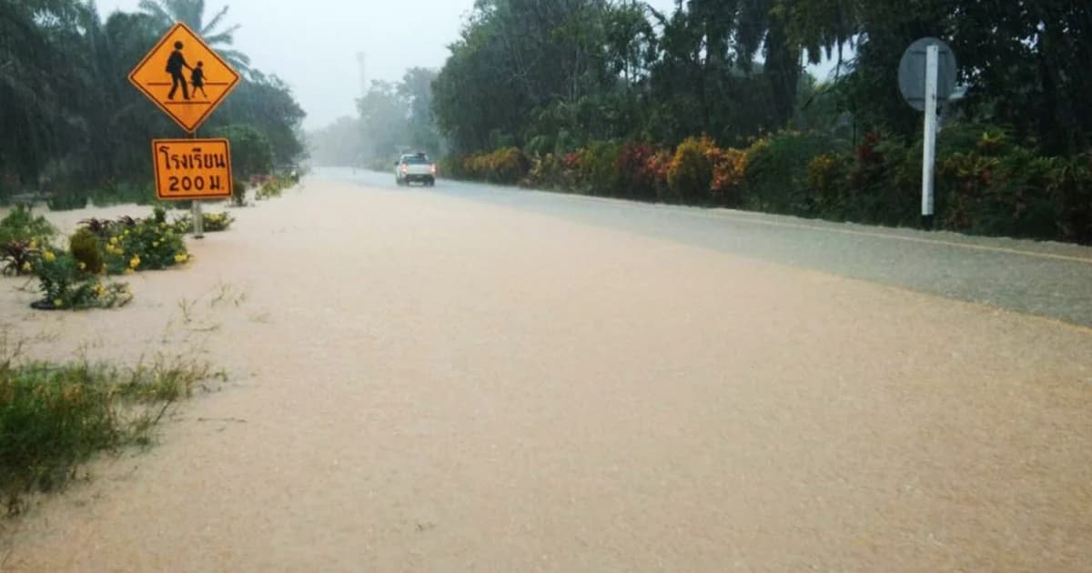 น้ำป่าหลากคุระบุรี ชาวพังงา 9 หมู่บ้านถูกตัดขาดโลกภายนอก