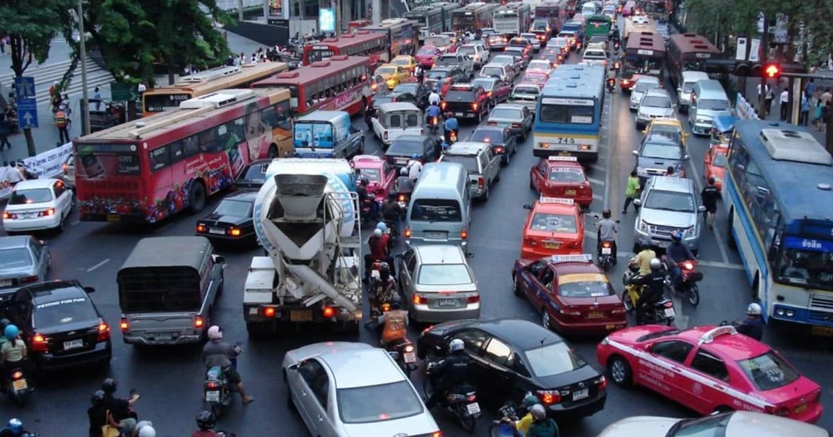 “บิ๊กป้อม” สั่งตั้งคณะทำงานติดตามแก้ปัญหาวิกฤติจราจร