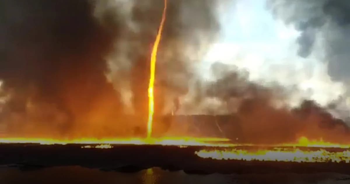 เจ้าหน้าที่ดับเพลิงอังกฤษ เผชิญหน้าทอร์นาโดไฟเผาโรงงาน