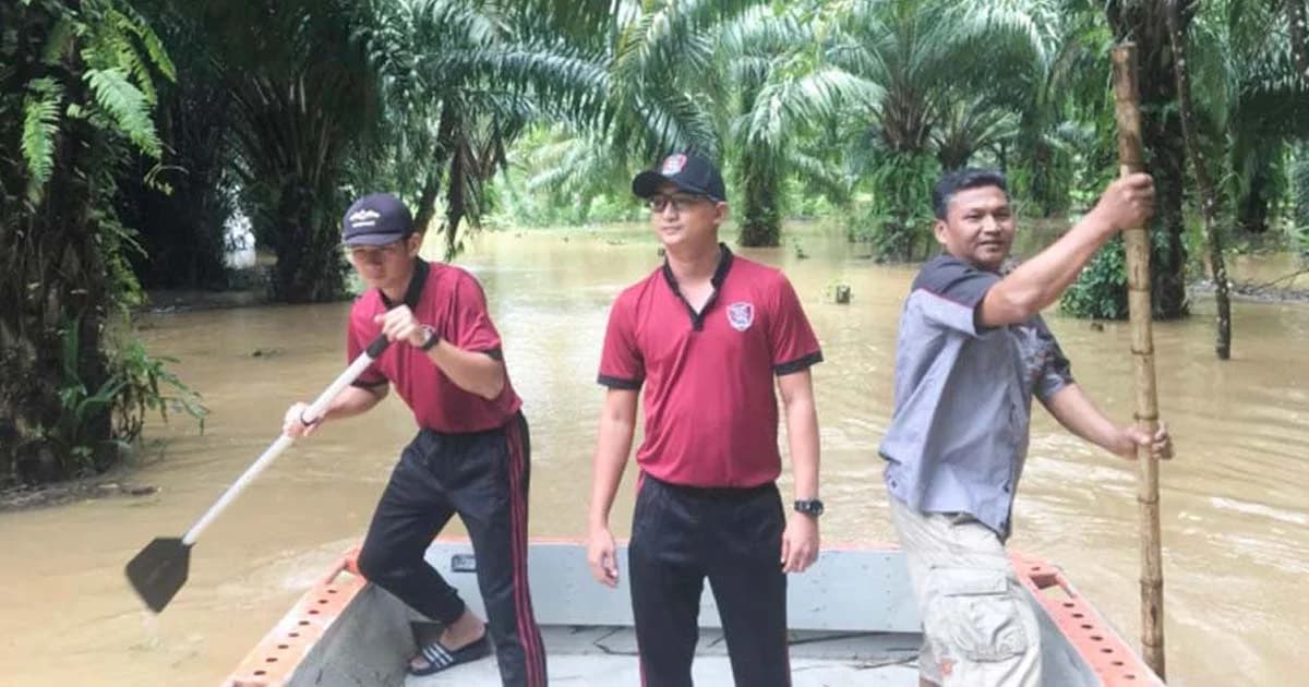 ฝนตกหนัก 4 วัน ทำน้ำจากเทือกเขาทะลักท่วม อ.คุระบุรี จ.พังงา