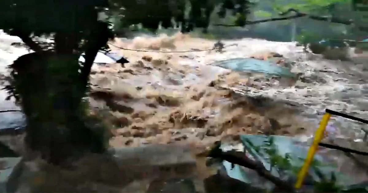 สถานการณ์น้ำป่าถล่มน้ำตกนางรอง-วังตะไคร้ จ.นครนายก