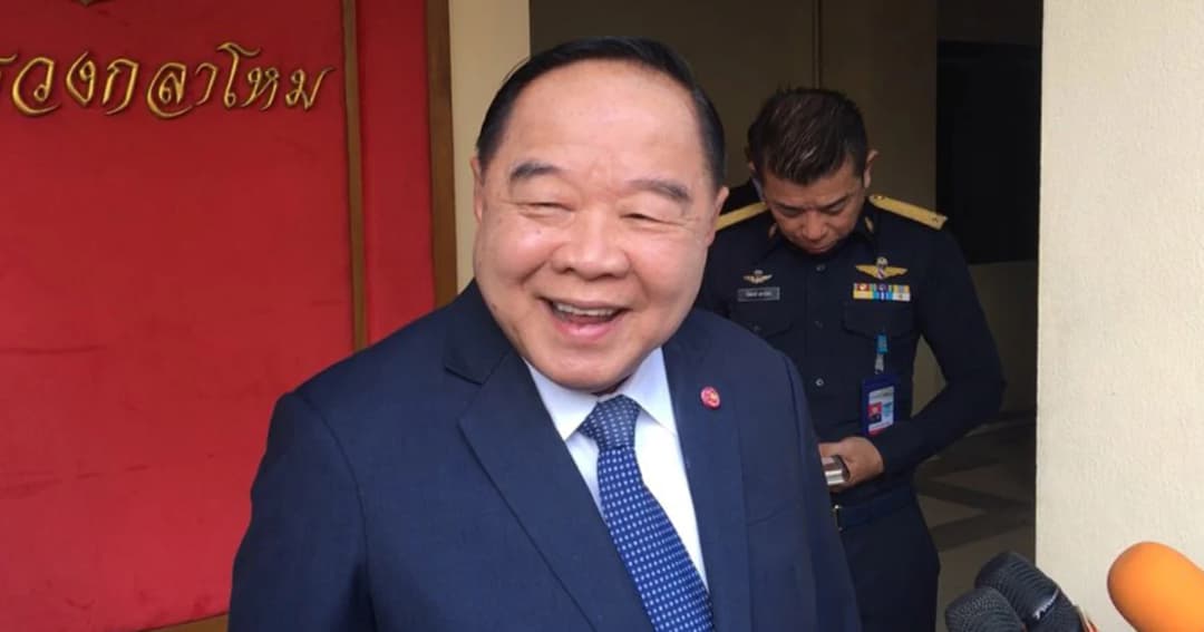 ‘ประวิตร’ ส่งกำลังใจให้ จนท.ช่วยผู้ประสบภัยน้ำท่วม