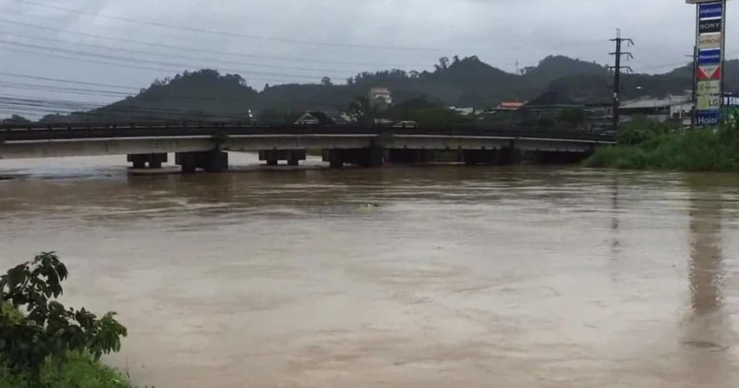 พังงาเตือน 4 อำเภอ เฝ้าระวังน้ำป่าไหลหลาก ดินโคล่นถล่ม