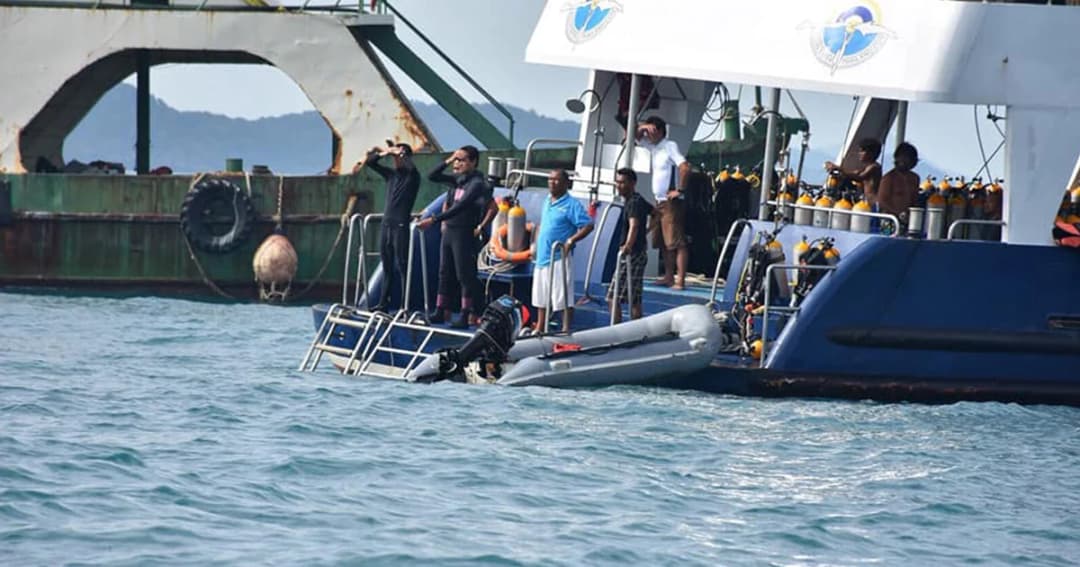 เร่งกู้เรือฟินิกซ์จมทะเลภูเก็ต คาดเข้าฝั่งเย็นวันนี้