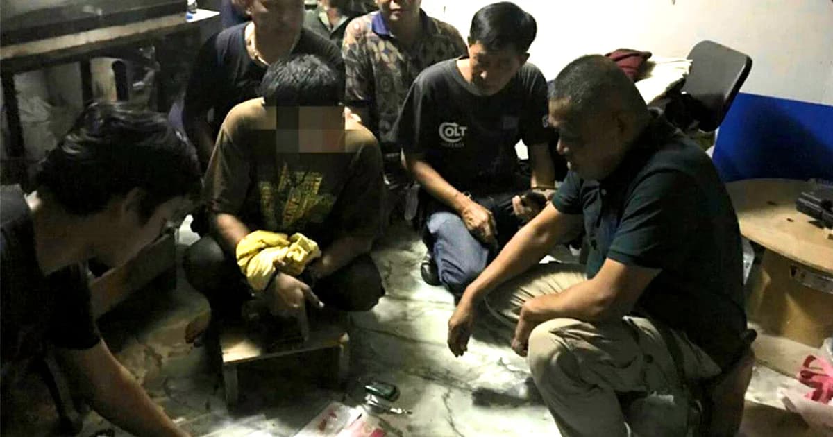 ตำรวจค้ายาบ้า ถูกรวบพร้อมของกลาง 152 เม็ด