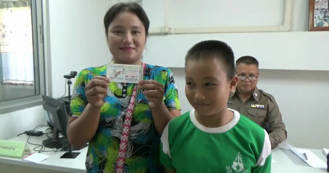 ดวงเฮง! แม่ค้าถูกรางวัลที่ 1 เผยจุดธูปบอกแม่ ขอให้ถูกหวยบ้าง