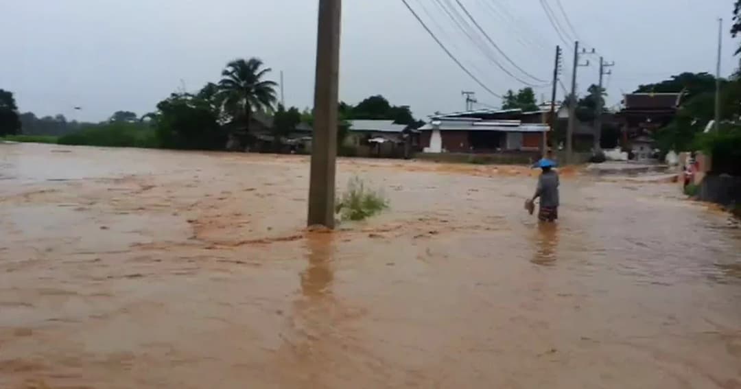 พิษ ‘เบบินคา’ น่านน้ำป่าทะลักหลายอำเภออพยพ 11 หมู่บ้าน-ไฟดูดดับ1ราย