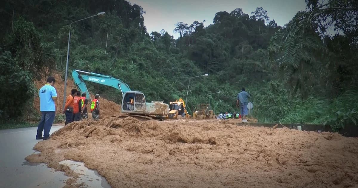 ระนองประกาศเขตภัยพิบัติ ดินเขาถล่มรอบ 2 สั่งปิดถนนสายหลักชั่วคราว