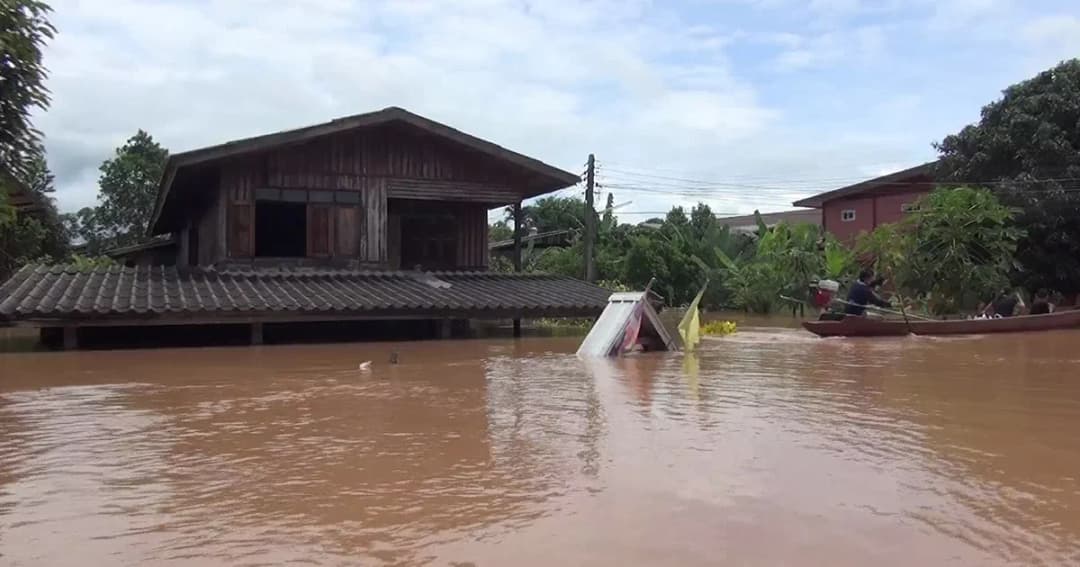 น้ำท่วมน่านวิกฤต! 300 ครอบครัวถูกน้ำท่วมหนัก จนท.ระดมกำลังช่วยเหลือ