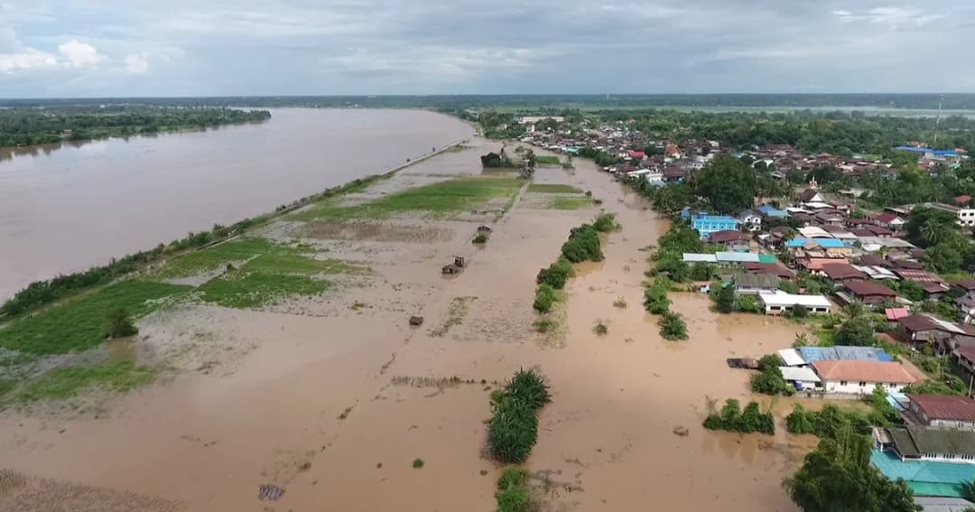 เกินระดับวิกฤติ ! น้ำโขงเพิ่มไม่หยุด เตือนชาวหนองคายเร่งขนของขึ้นที่สูง