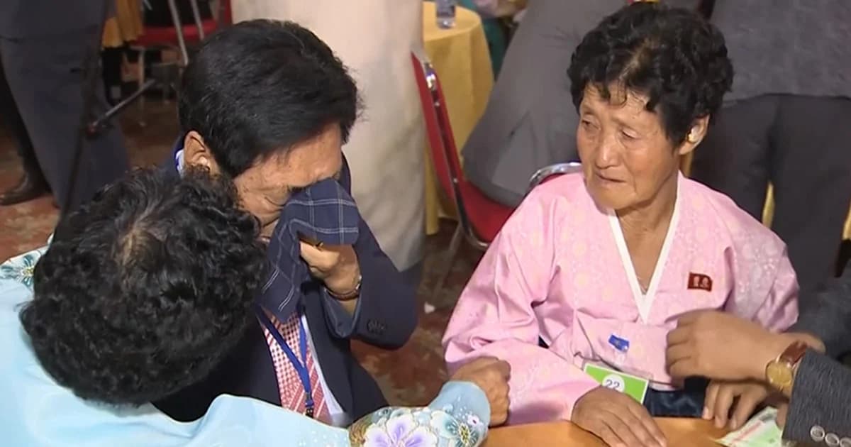 น้ำตาแห่งความยินดี วันพบญาติ 2 เกาหลีครั้งแรกในรอบ 3 ปี