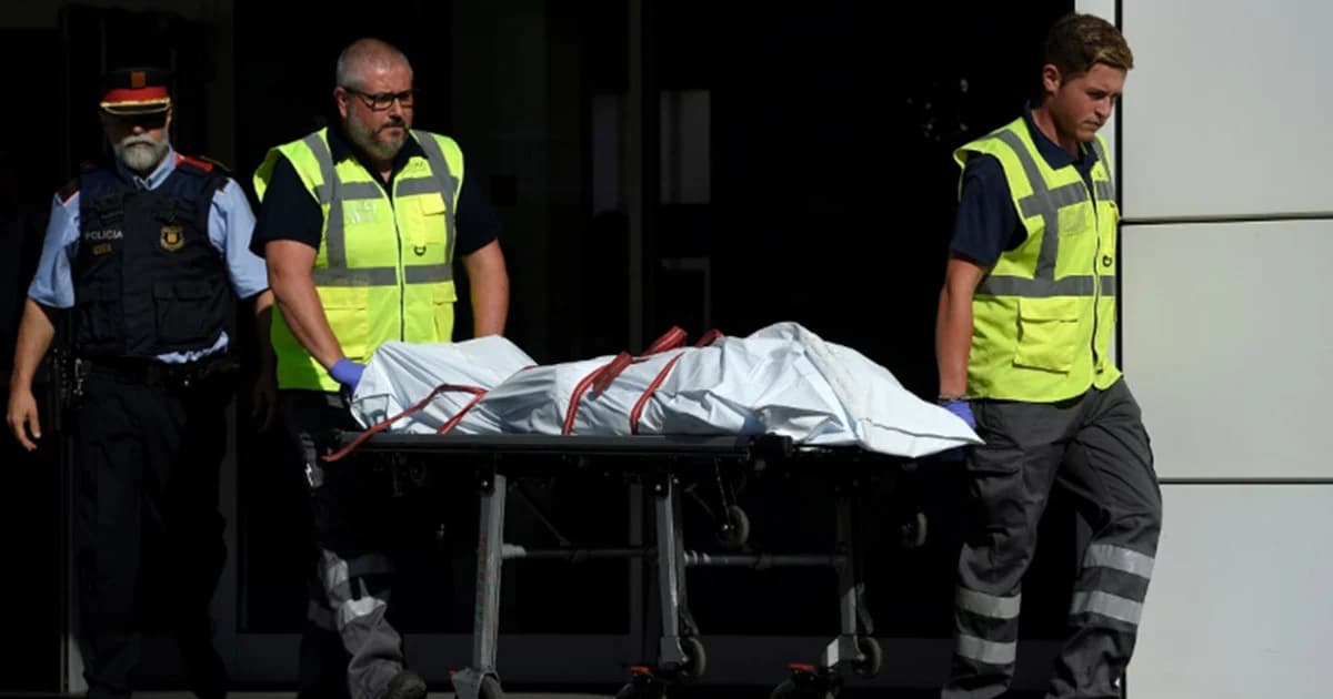 มือมีดหนุ่มถูกตำรวจสเปนวิสามัญ หลังถือมีดบุกโรงพัก