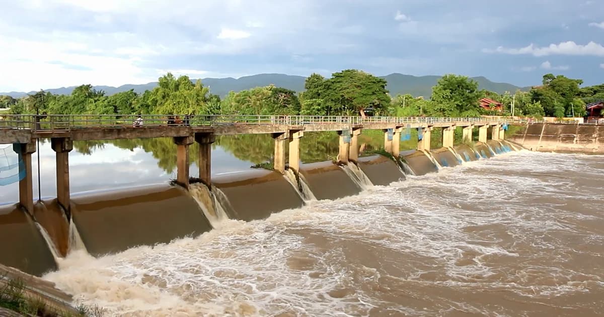 ‘ลำปาง’ เฝ้าระวังน้ำวังขึ้น-ลง หลังน้ำเหนือไหลบ่า หวั่นตลิ่งทรุด